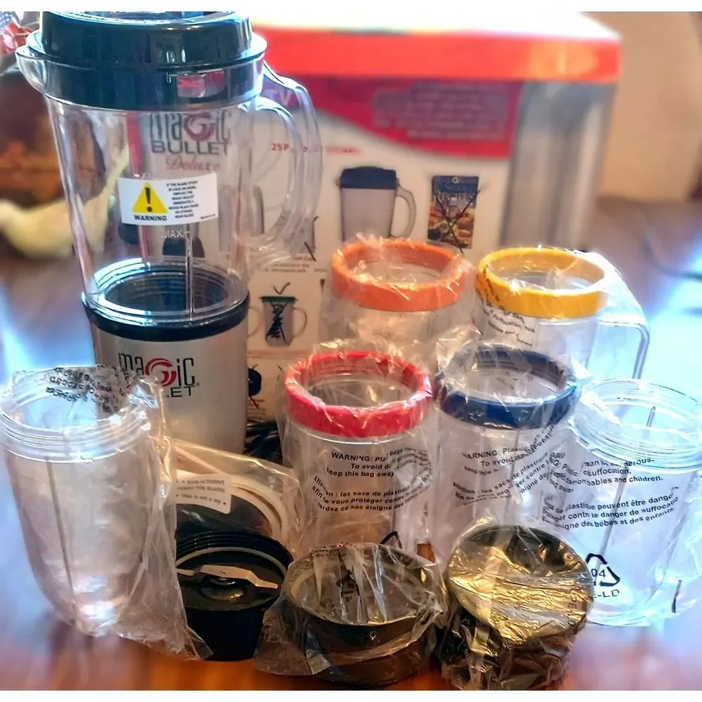 Magic Bullet deluxe set Mixer lot